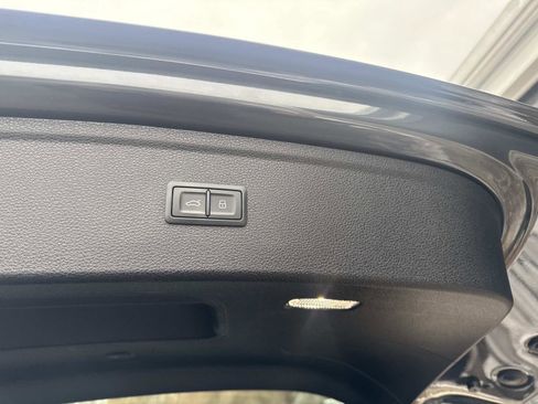 Used 2019 Audi Q5 2.0T Premium Plus w/ Premium Plus Package image 12