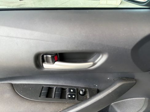 Used 2026 Toyota Corolla SE FWD image 4