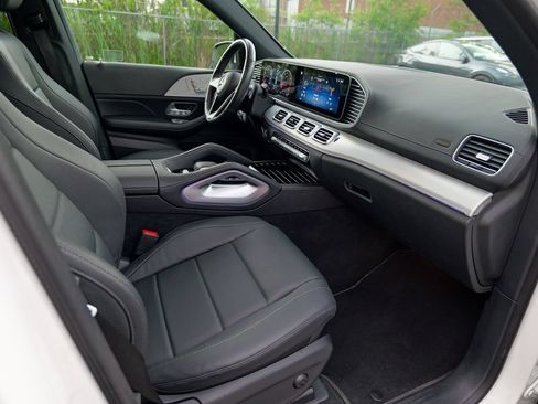 Used 2024 Mercedes-Benz GLS 450 4MATIC image 27