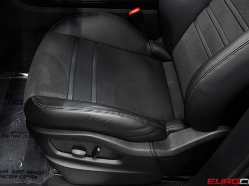 Used 2025 Porsche Cayenne GTS image 40