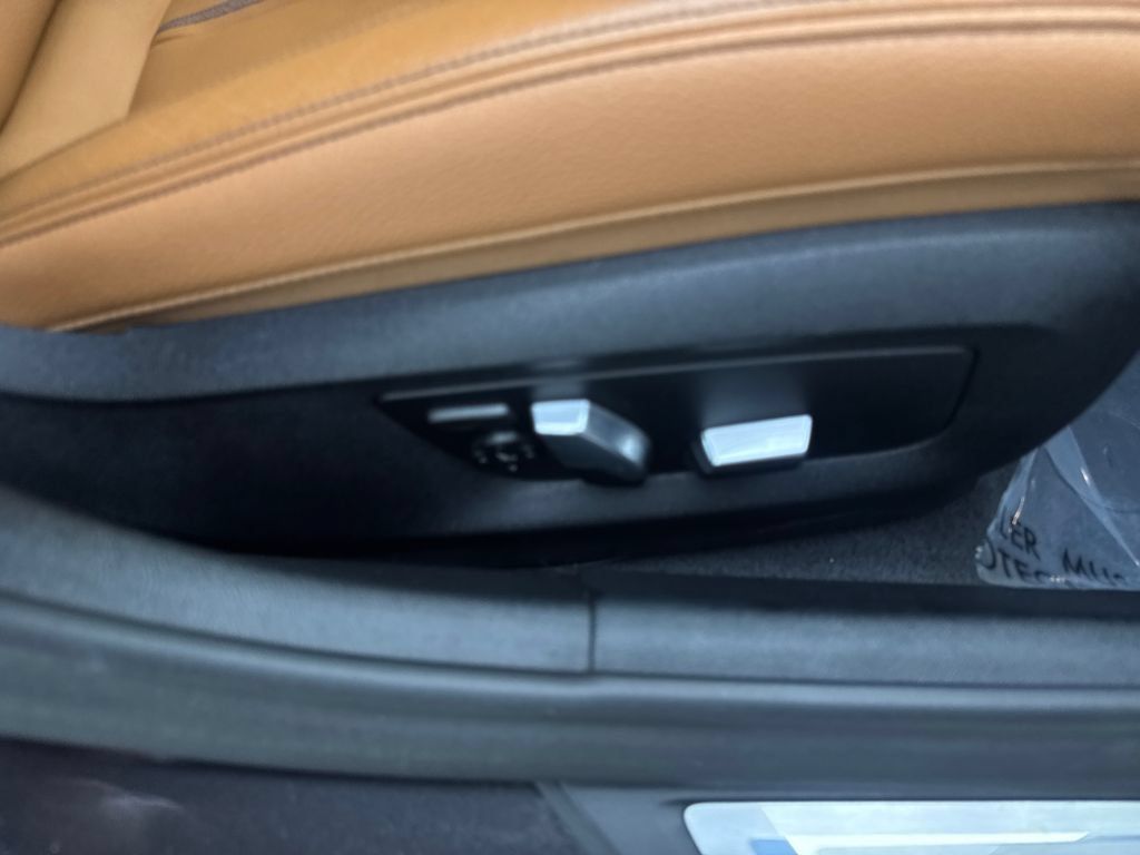 Used 2022 BMW 540i w/ Executive Package RWD image 48