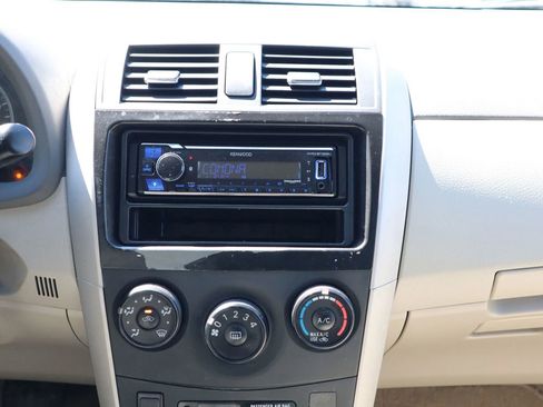 Used 2010 Toyota Corolla LE image 21