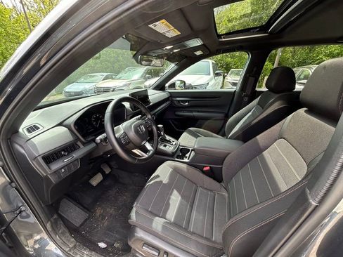 Used 2025 Honda CR-V Sport image 6