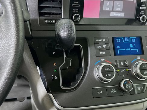 Certified 2020 Toyota Sienna L image 10