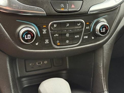 Used 2024 Chevrolet Equinox LT FWD image 18