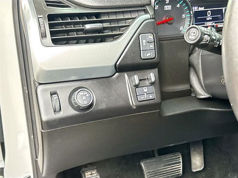 Used 2016 Chevrolet Tahoe LT w/ LT Signature Package RWD image 10