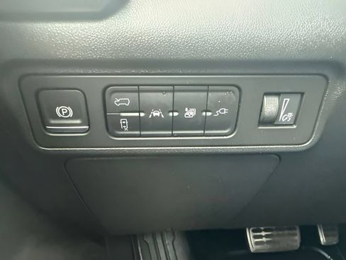 Used 2025 GMC Hummer EV 2X w/ LPO, Sport Package AWD/4WD image 26