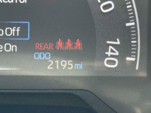 Used 2025 Toyota RAV4 SE image 30