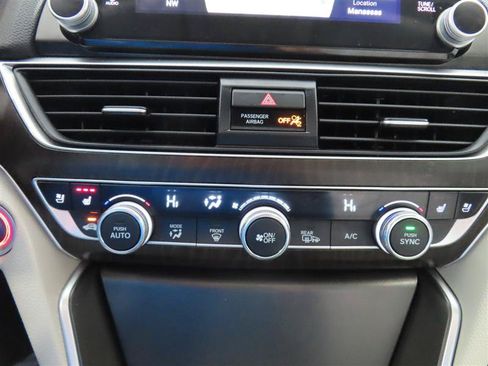 Used 2022 Honda Accord Touring image 31