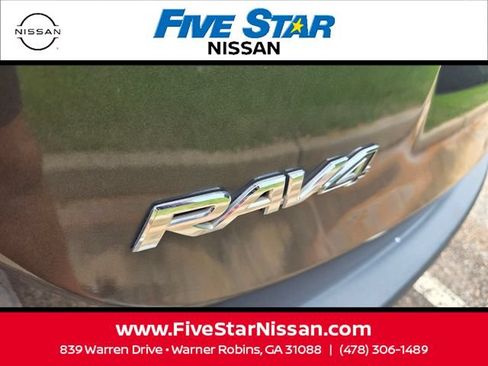 Used 2015 Toyota RAV4 Limited FWD image 9