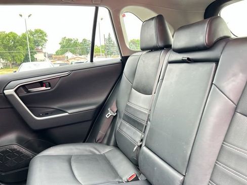 Used 2019 Toyota RAV4 Limited w/ Advanced Technology Package AWD/4WD image 19