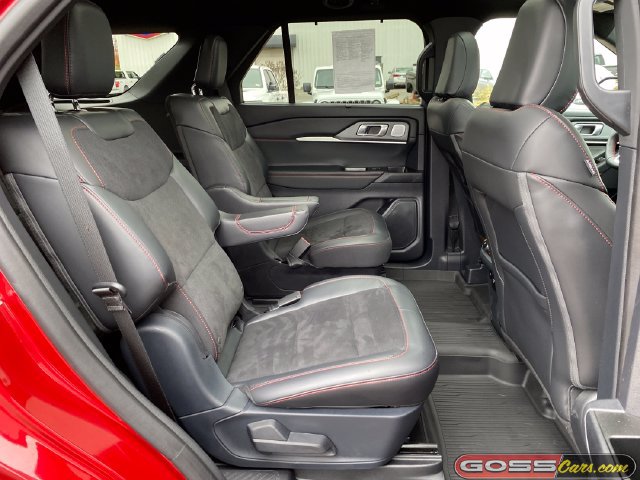 Used 2025 Ford Explorer ST AWD/4WD image 8