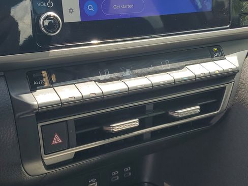 Used 2025 Toyota Camry LE image 11