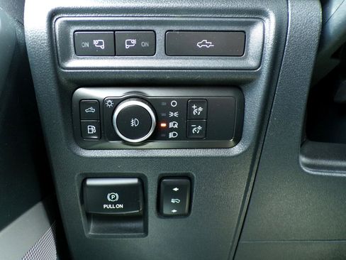 Used 2021 Ford F150 Lariat image 47