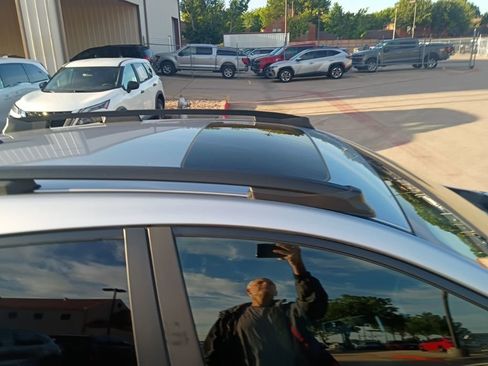 Used 2025 Subaru Crosstrek 2.0i Premium image 8