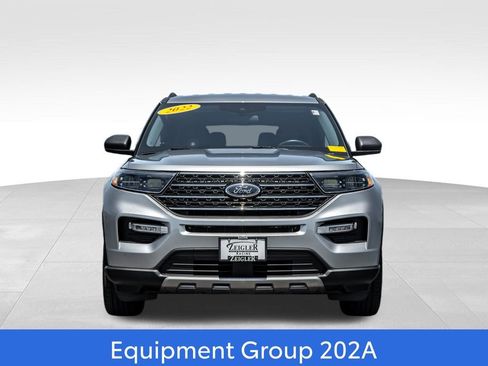 Used 2022 Ford Explorer XLT w/ Equipment Group 202A AWD/4WD image 2