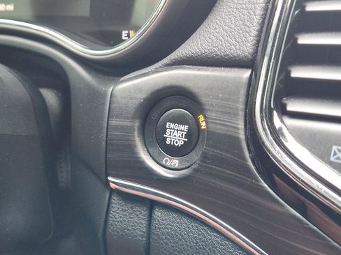 Used 2019 Jeep Grand Cherokee Limited RWD image 15
