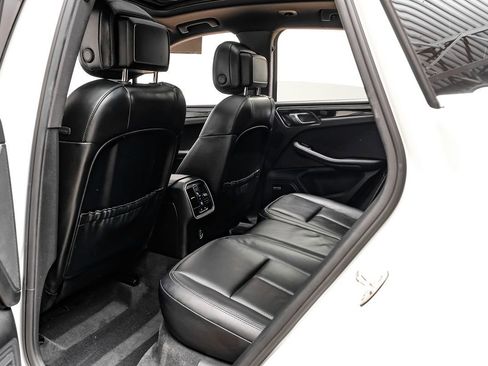 Used 2017 Porsche Macan S image 34