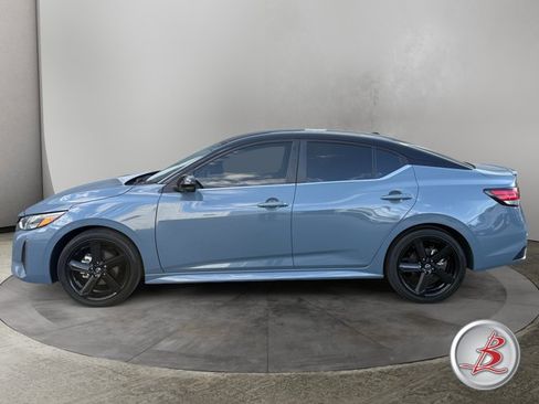 Used 2024 Nissan Sentra SR FWD image 4
