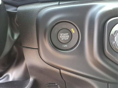 Used 2022 Jeep Wrangler Unlimited Rubicon 4xe w/ Cold Weather Group AWD/4WD image 10