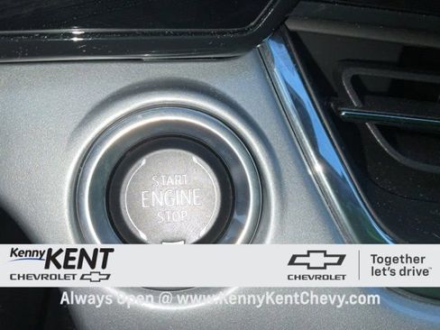 Certified 2025 Chevrolet Trax LT w/ LT Convenience Package image 18