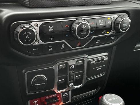 Used 2021 Jeep Gladiator Mojave AWD/4WD image 17