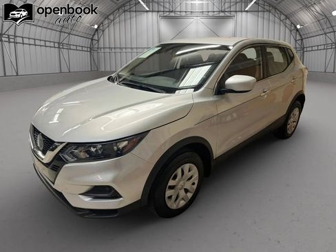 Used 2020 Nissan Rogue Sport S image 1