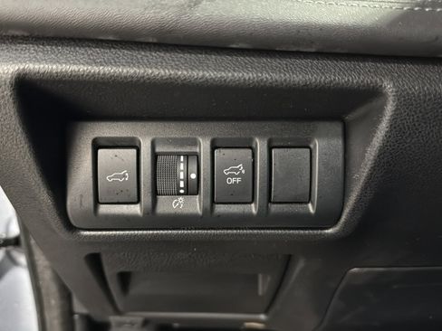 Used 2021 Subaru Outback Limited image 19