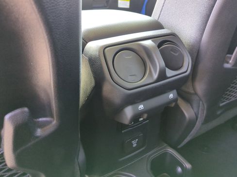 New 2025 Jeep Wrangler Unlimited Rubicon image 31