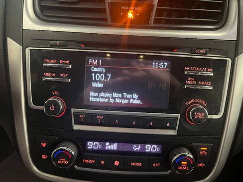 Used 2017 Nissan Altima 2.5 SV FWD image 19