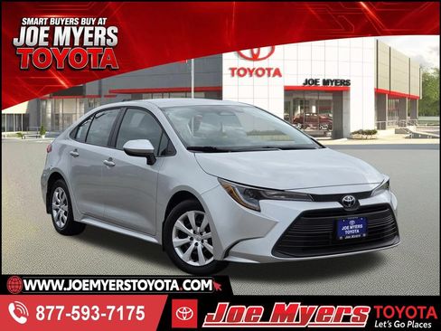 Used 2026 Toyota Corolla LE FWD image 1