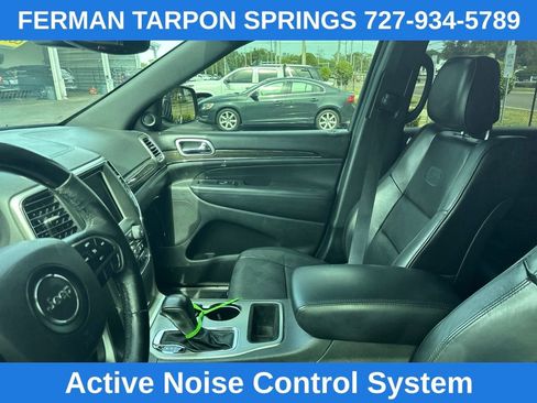 Used 2018 Jeep Grand Cherokee Overland RWD image 8
