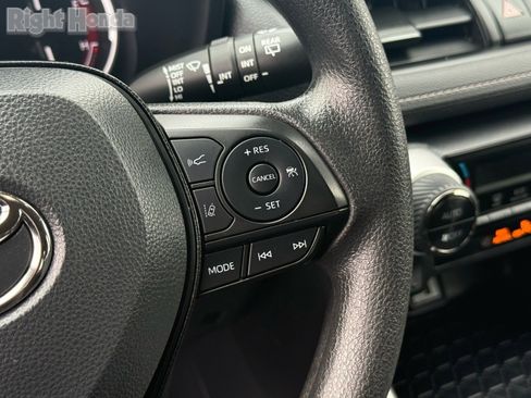 Used 2025 Toyota RAV4 XLE image 17