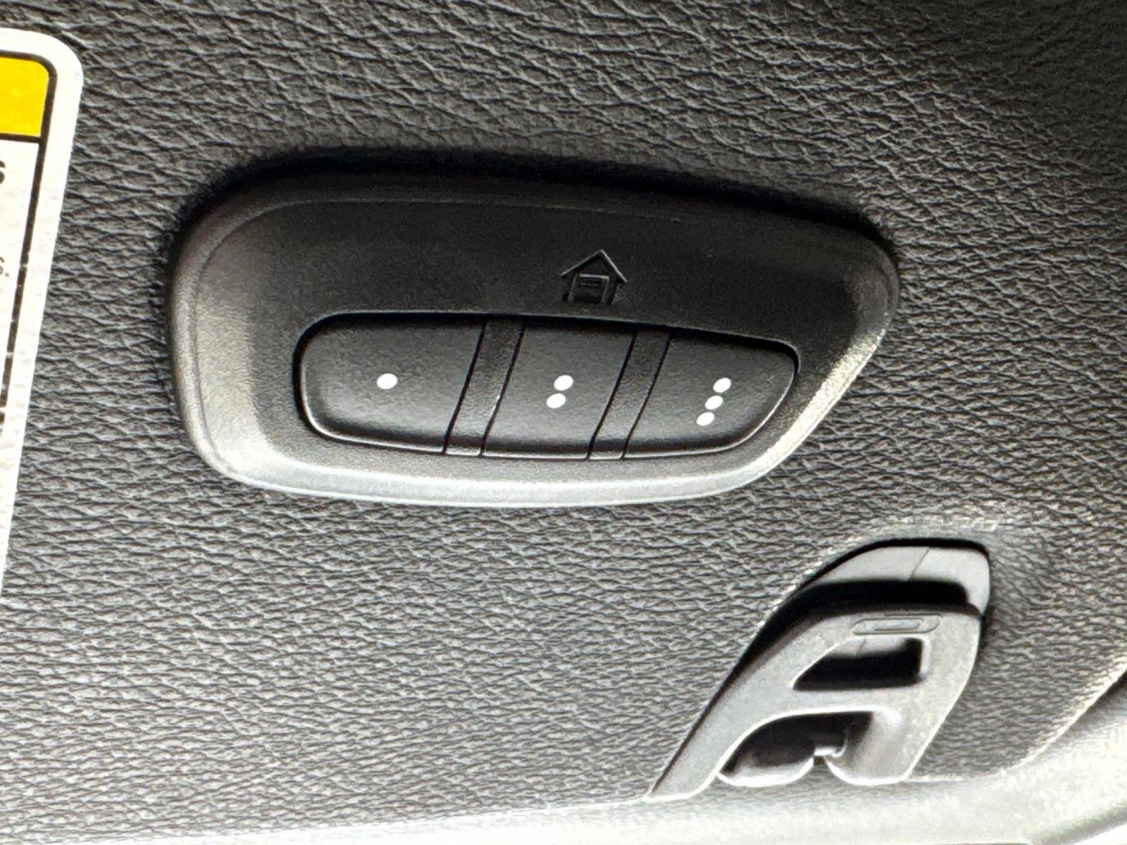 Used 2023 Jeep Wrangler Unlimited Sahara w/ Cold Weather Group AWD/4WD image 14