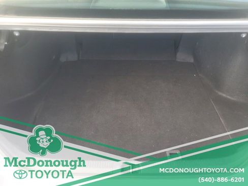 Used 2020 Toyota Camry SE image 18