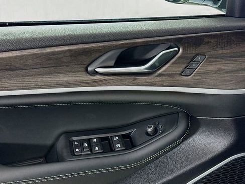 New 2026 Jeep Grand Cherokee Limited AWD/4WD image 18