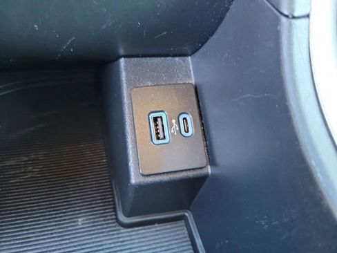 Used 2024 Ford Edge SEL image 22