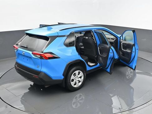 Used 2019 Toyota RAV4 LE w/ All Weather Liner Package AWD/4WD image 23