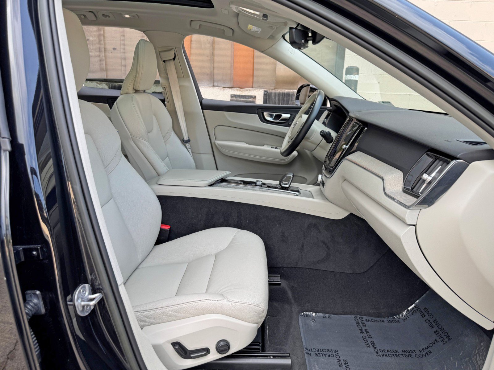 Used 2023 Volvo XC60 B5 Plus w/ Protection Package Premier FWD image 16