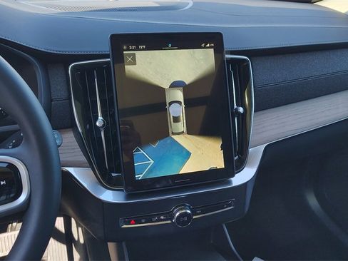 New 2026 Volvo XC90 B6 Plus w/ Protection Package Premier image 19