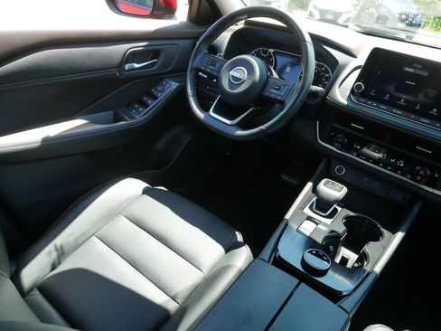 Certified 2023 Nissan Rogue SV w/ SV Premium B Package AWD/4WD image 9