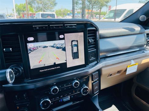 Used 2023 Ford F250 Lariat w/ Lariat Ultimate Package AWD/4WD image 20
