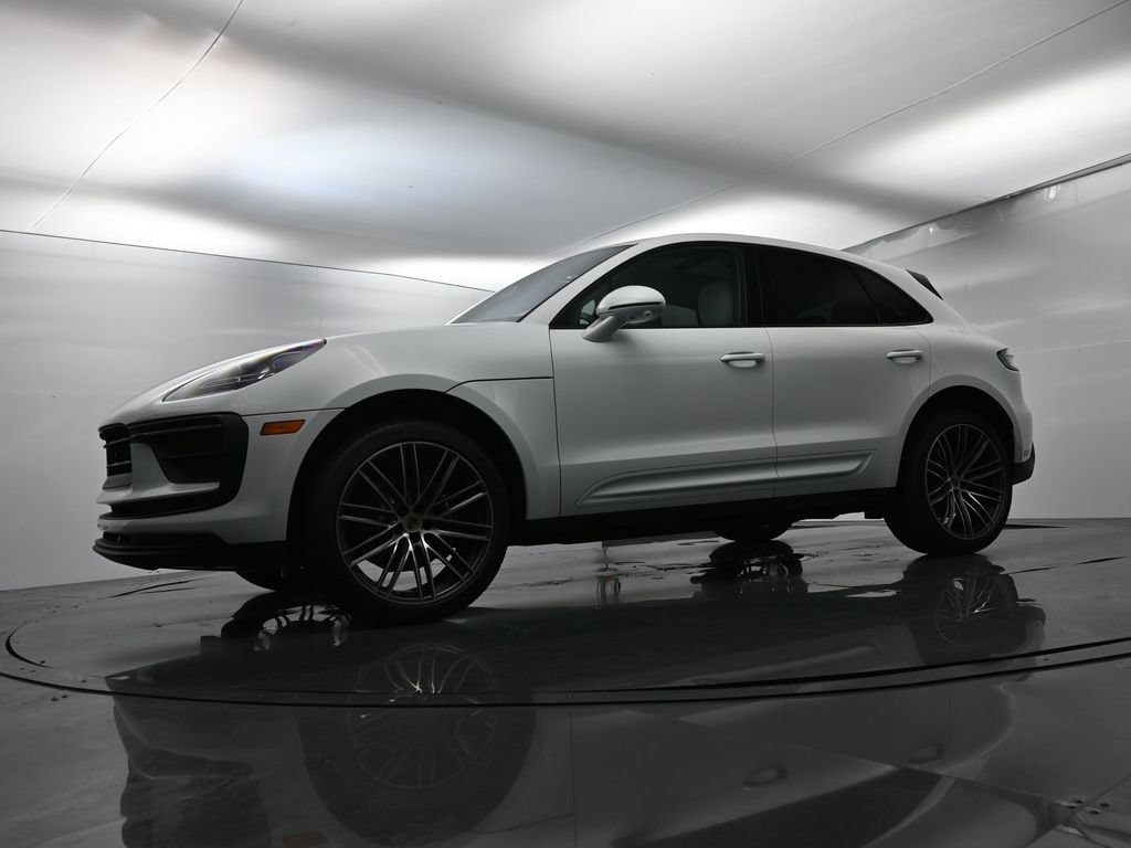 Certified 2026 Porsche Macan AWD/4WD image 46