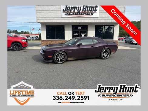 Used 2022 Dodge Challenger R/T w/ Plus Package image 1
