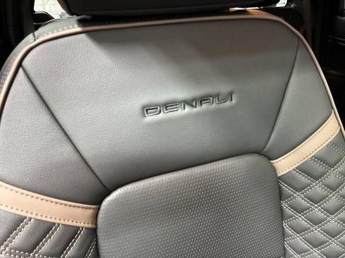 New 2026 GMC Canyon Denali AWD/4WD image 9