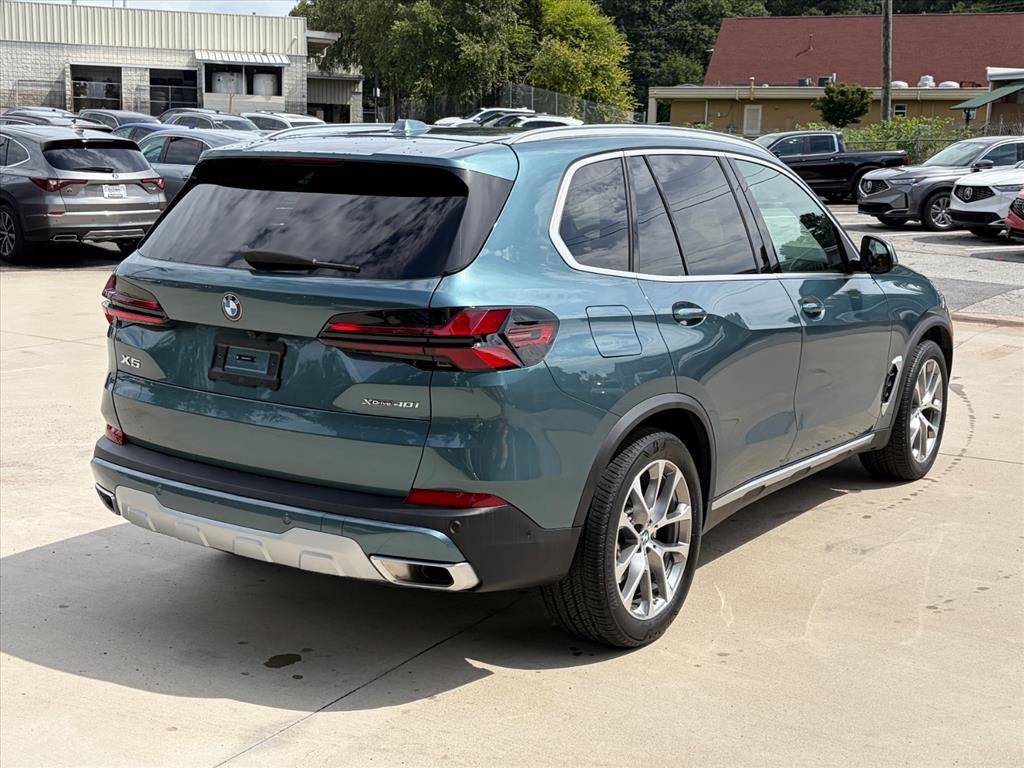 Used 2024 BMW X5 xDrive40i w/ Premium Package AWD/4WD image 4