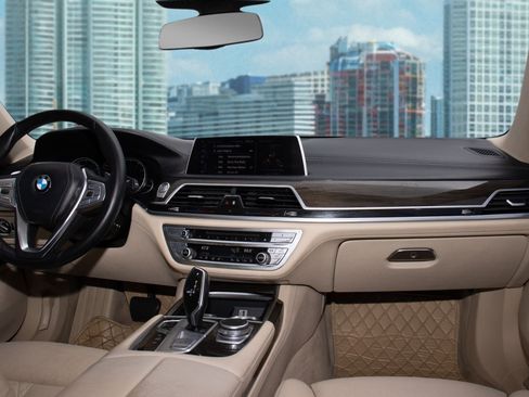 Used 2016 BMW 740i 740i image 8