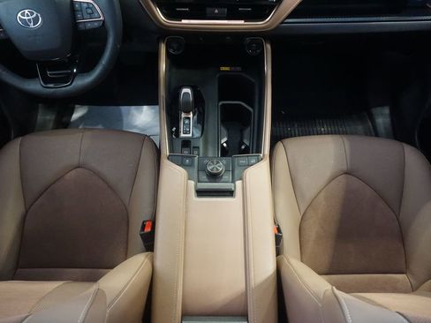 Certified 2026 Toyota Grand Highlander AWD Hybrid image 29