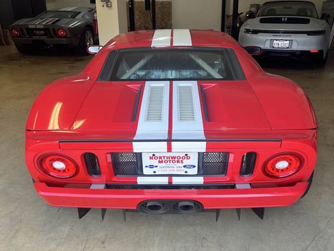Used 2005 Ford GT RWD image 50
