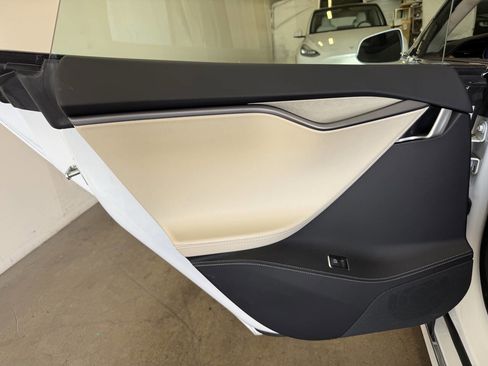 Used 2018 Tesla Model S 75D AWD/4WD image 29